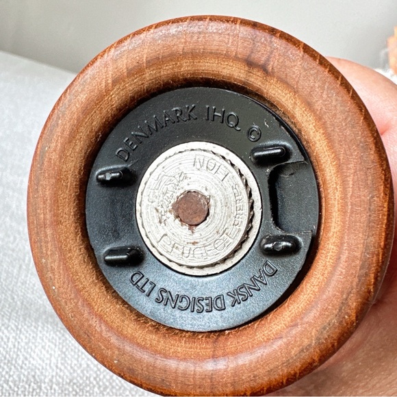 Jens Quistgaard Teak Pepper Mill for Dansk Mid-Century with Peugeot Grinder - Picture 3 of 4
